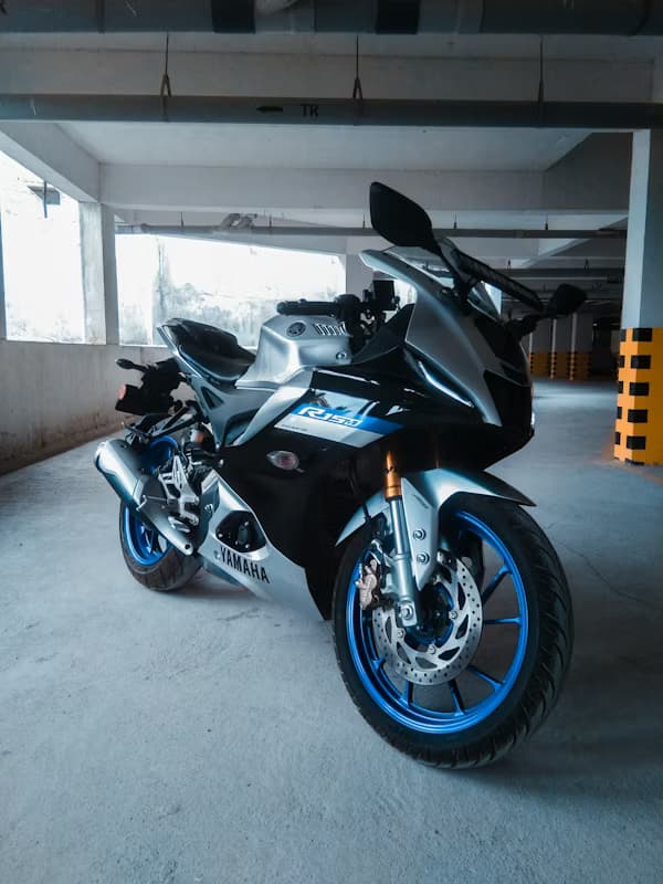 Yamaha R15 V4